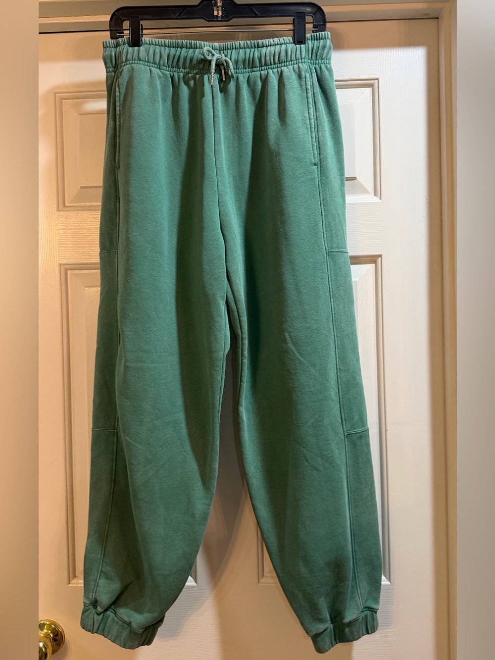 Gilded Intent Green Jogger Sweatpants #joggers #cozy #comfy